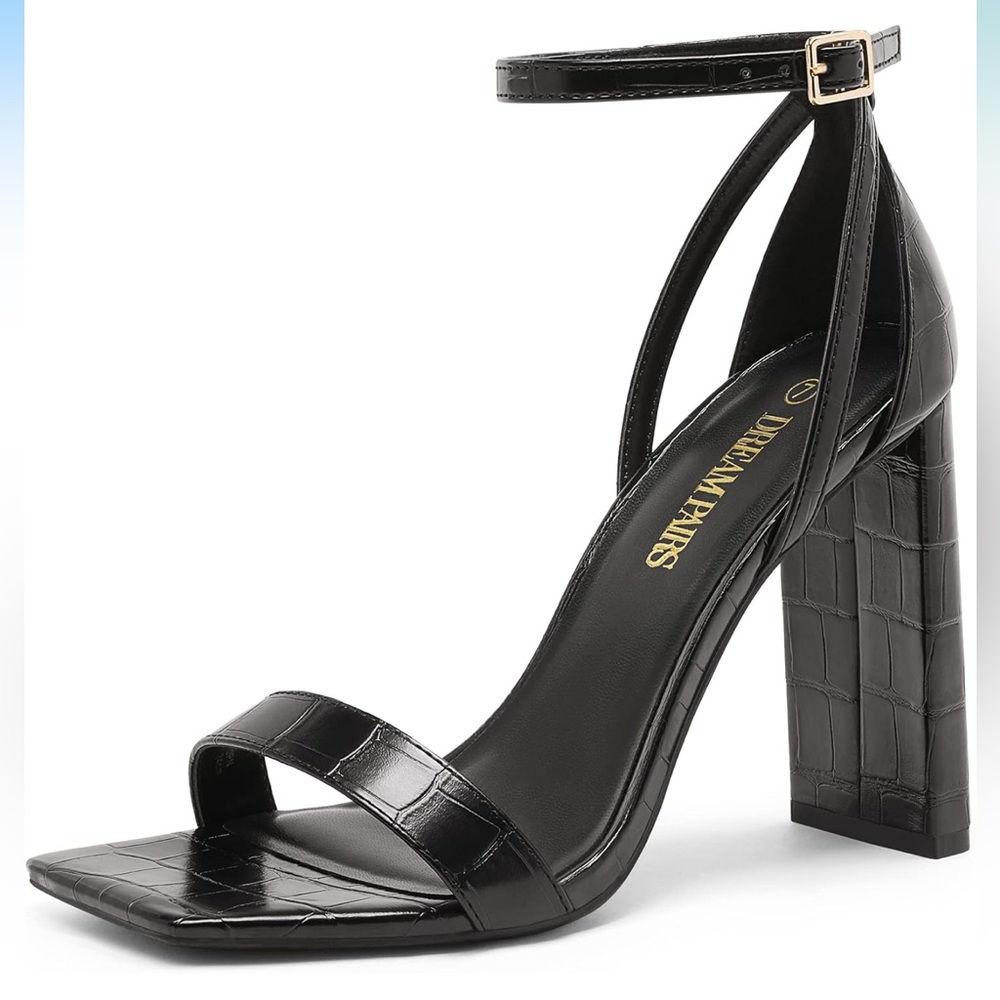 Dream Pairs Women's Black Crocodile Block Heel Sandals size 9 but fit like a 9.5